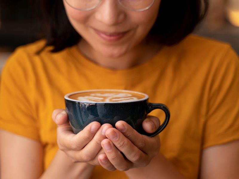 Suka Minum Kopi Sebelum Sarapan, Sehat atau Bahaya? Simak Penjelasannya!
